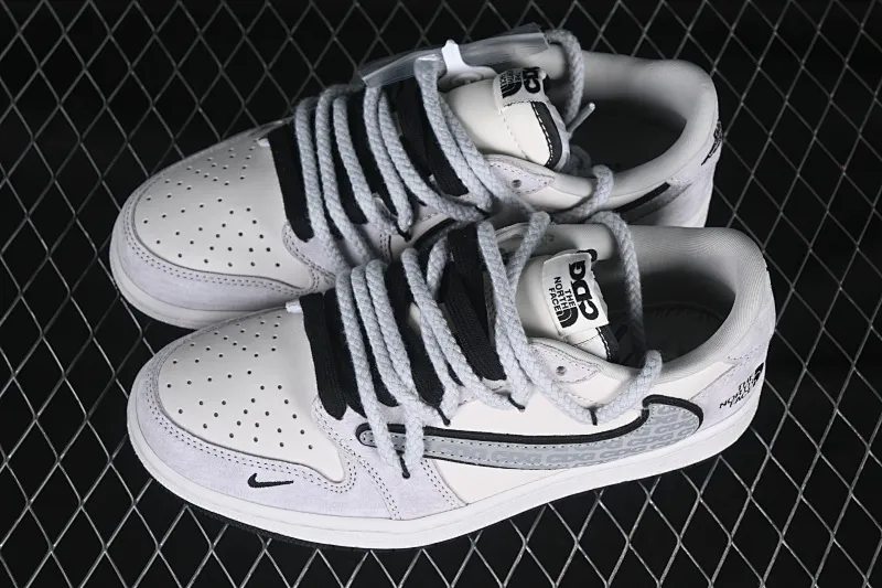 All categories Air Jordan Jordan series basketball shoes Air Jordan 1 Low High-end customized low-top sneakers Travis Scott x Fragment Design x Air Jordan 1 Low OG SP AJ1 Joe 1 Stusi jointly branded Year of the Snake limited edition Double spelled beige and black hook Low-top cultural casual sneakers XX3318-516